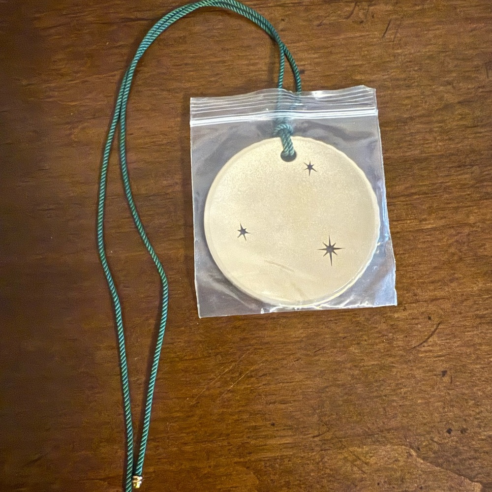 NWT 2025 Limited Edition David Yurman Ornament - Picture 3 of 5